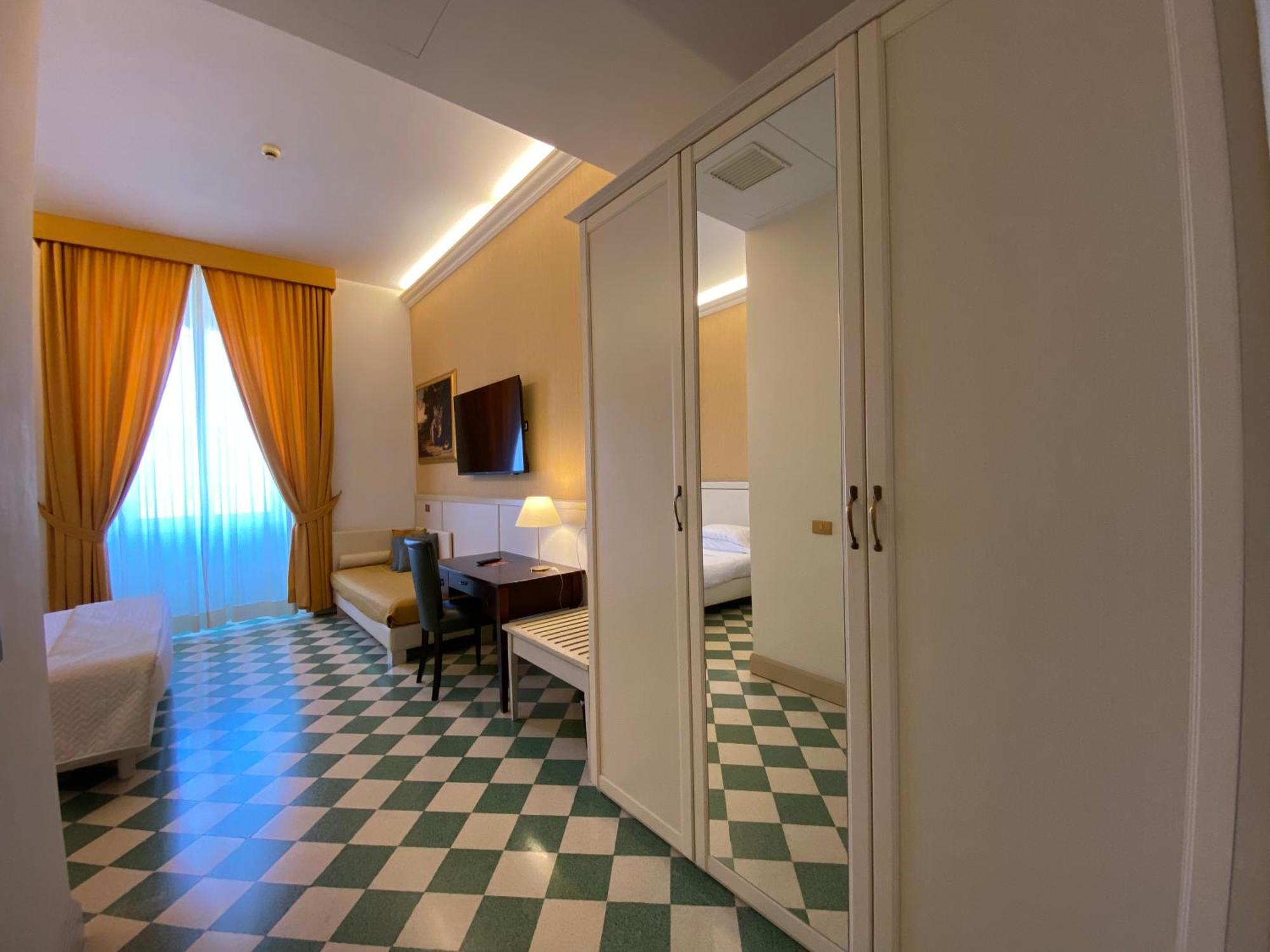 Basilica Hotel Rome Exterior photo
